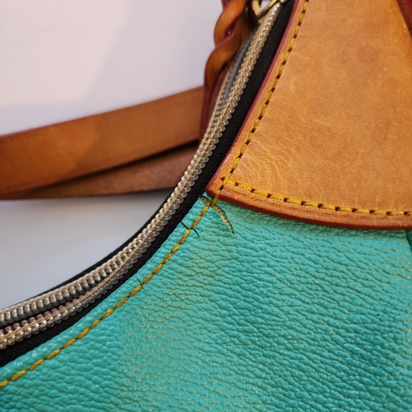 Dooney & Bourke Rebecca Classic Hobo Pebbled Leather Shoulder Bag. - Picture 12 of 16